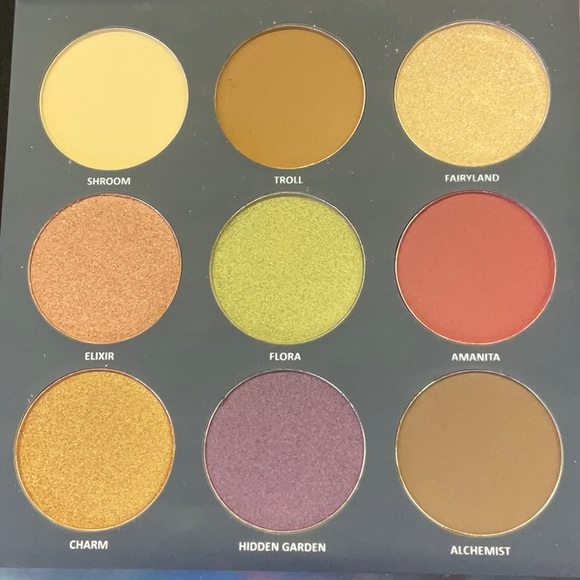 Estate Cosmetics Hidden Garden Eyeshadow Palette - Picture 3 of 4